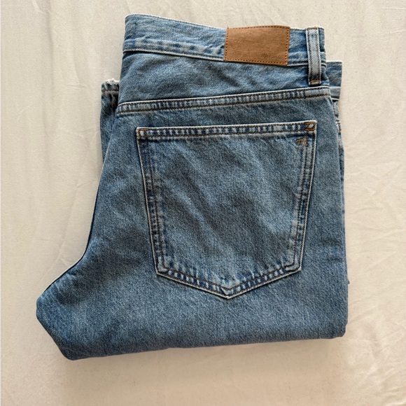 Madewell Denim - NWT Madewell The Low Rise 90s Straight Jean in Arlee Wash | size 30
